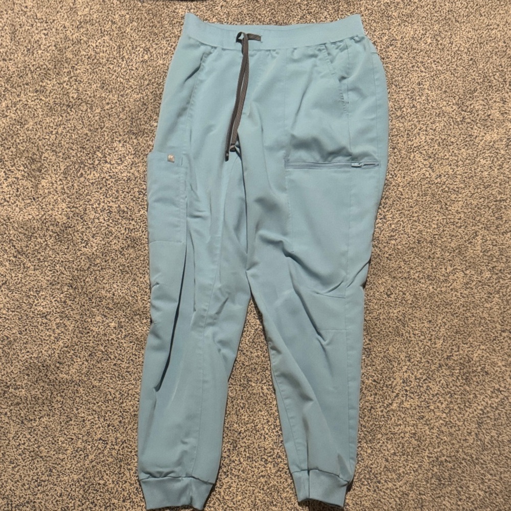 Fabletics Blue Scrub Set - Picture 4 of 5